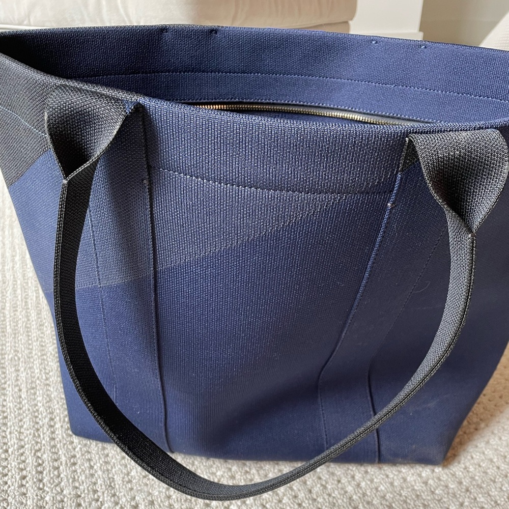 Rothy’s tote